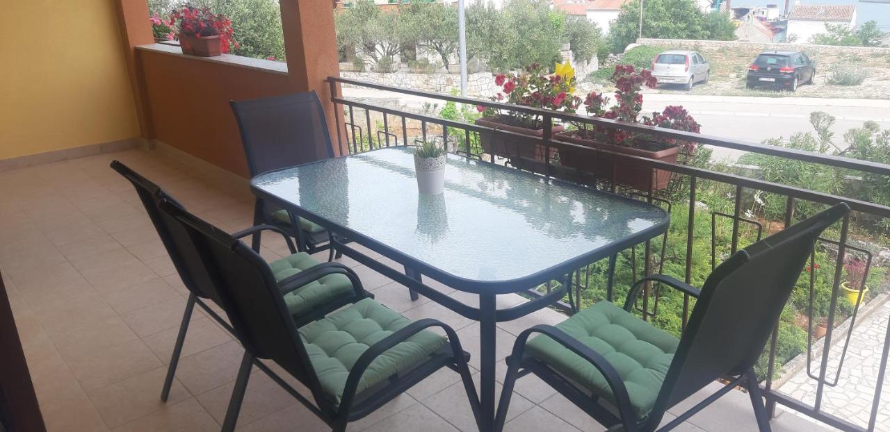 Apartmani Ana Cres Dış mekan fotoğraf