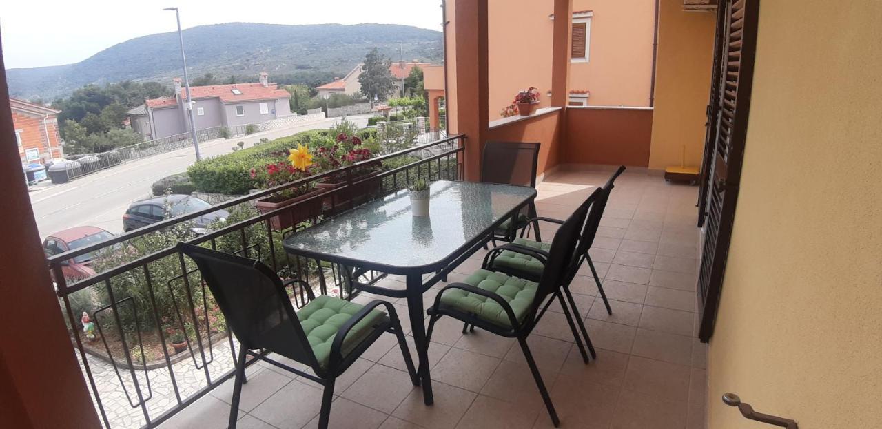 Apartmani Ana Cres Oda fotoğraf