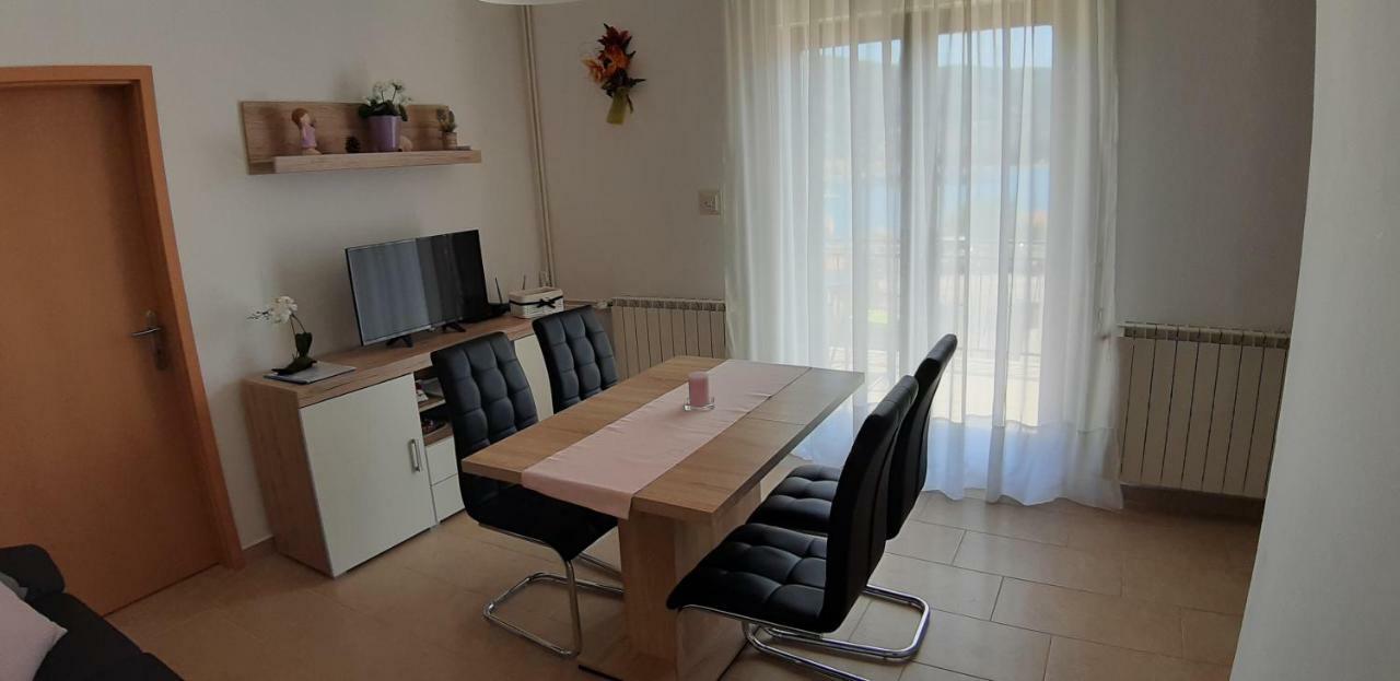 Apartmani Ana Cres Dış mekan fotoğraf
