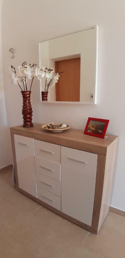 Apartmani Ana Cres Dış mekan fotoğraf